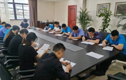 惠宏咨詢解讀<div   id=